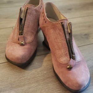 John Fluevog. Pink. Thanks Cheers. Sz 8.5